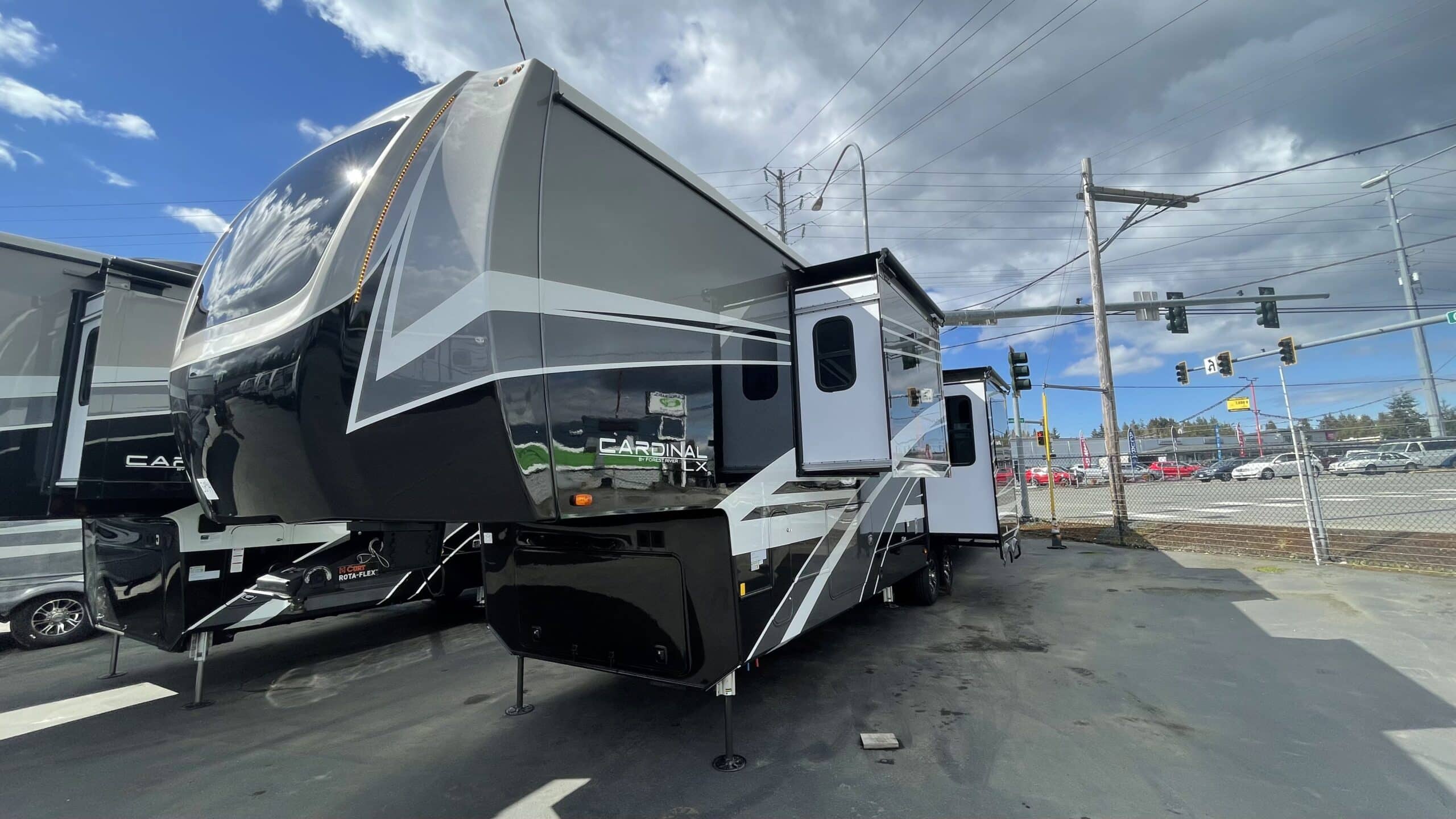 2023 Cardinal Luxury Edition 390FBX #4573