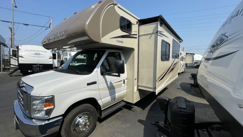 2018 Winnebago Minnie Winnie 31K #C901