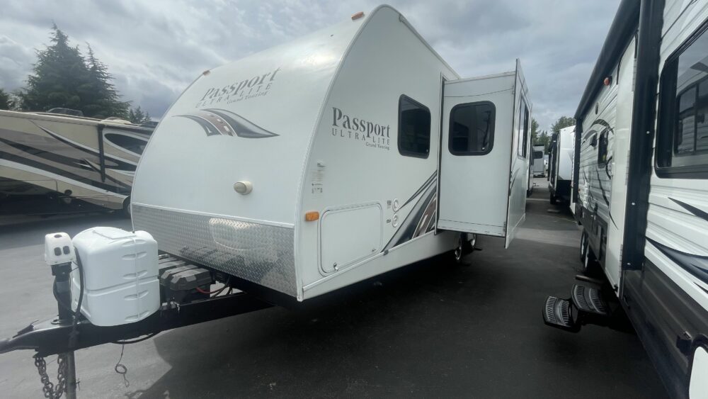 2013 Keystone Passport Ultra Lite Grand Touring 2100RB