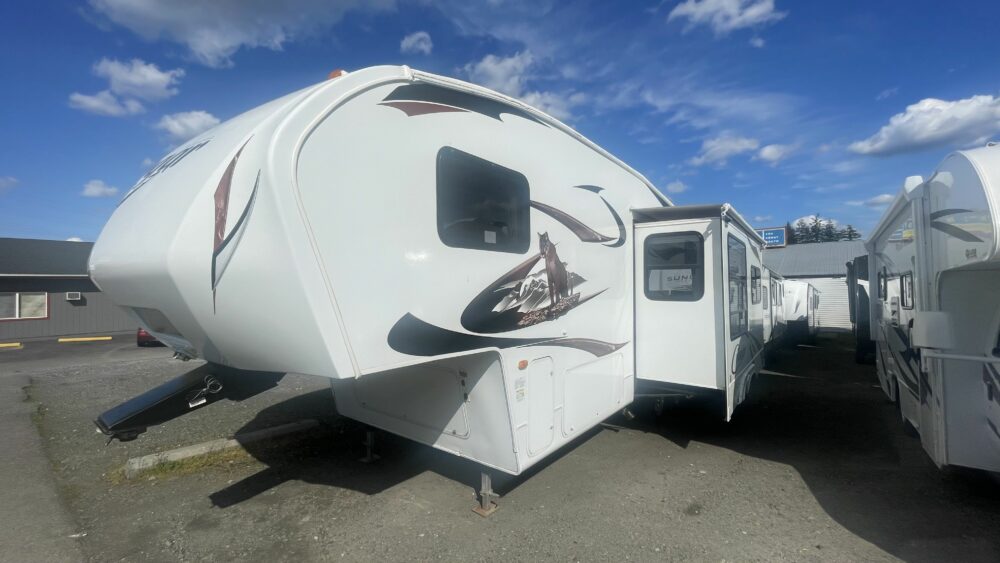 2011 Keystone Cougar 1/2 Ton Series 276RLS FW #4685